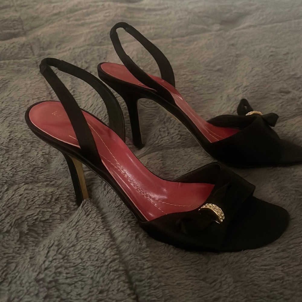 Gently used, gorgeous little shoes.